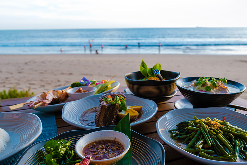 alimenti da evitare in spiaggia